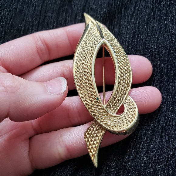 Gold Tone Abstract Swirl Pin Brooch - Picture 3 of 7